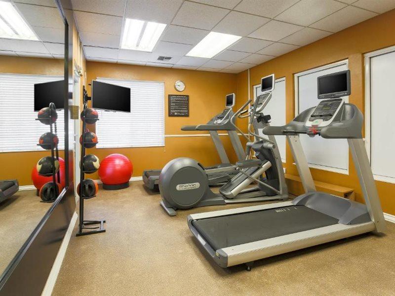 Hilton Garden Inn Bakersfield Buitenkant foto