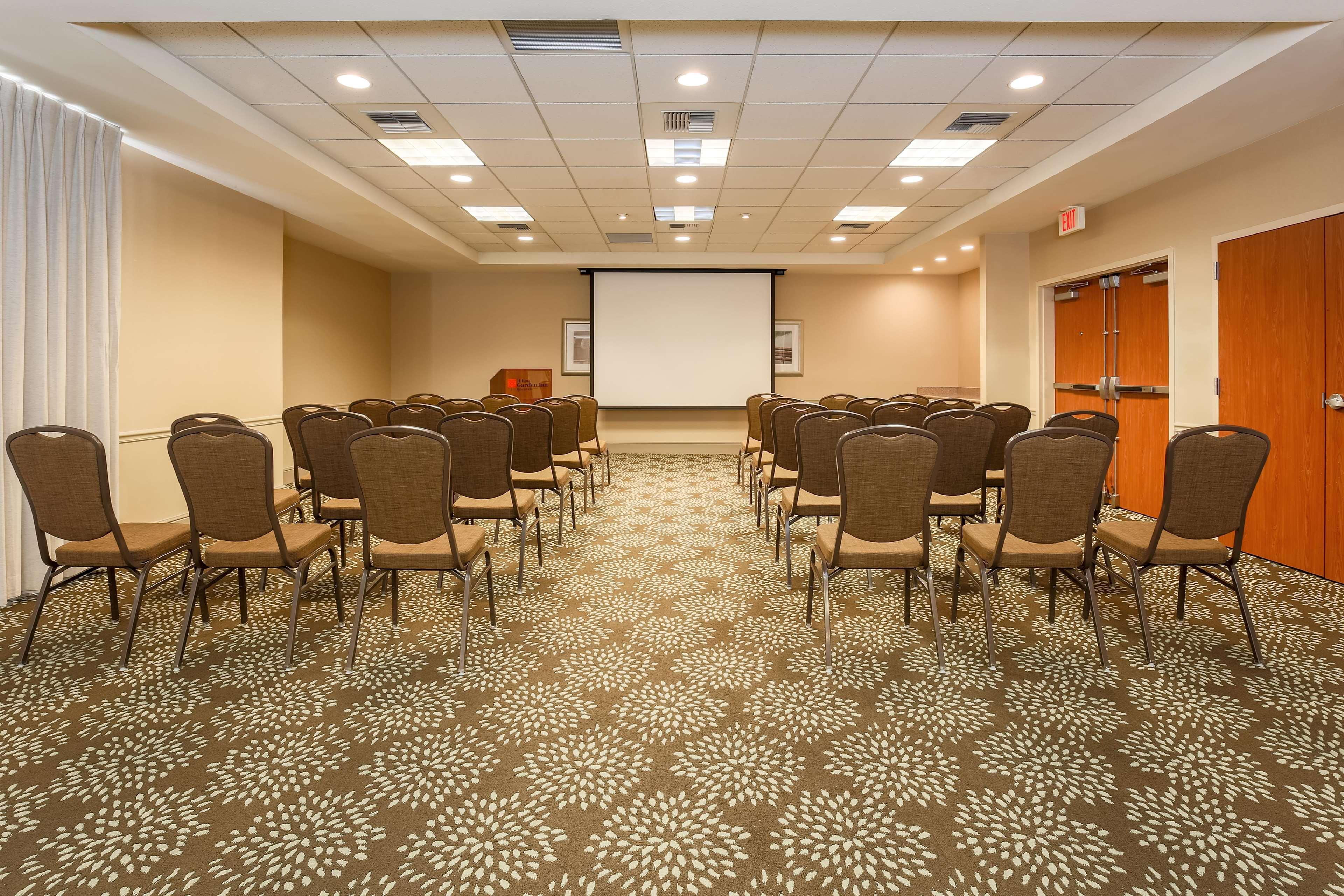 Hilton Garden Inn Bakersfield Buitenkant foto