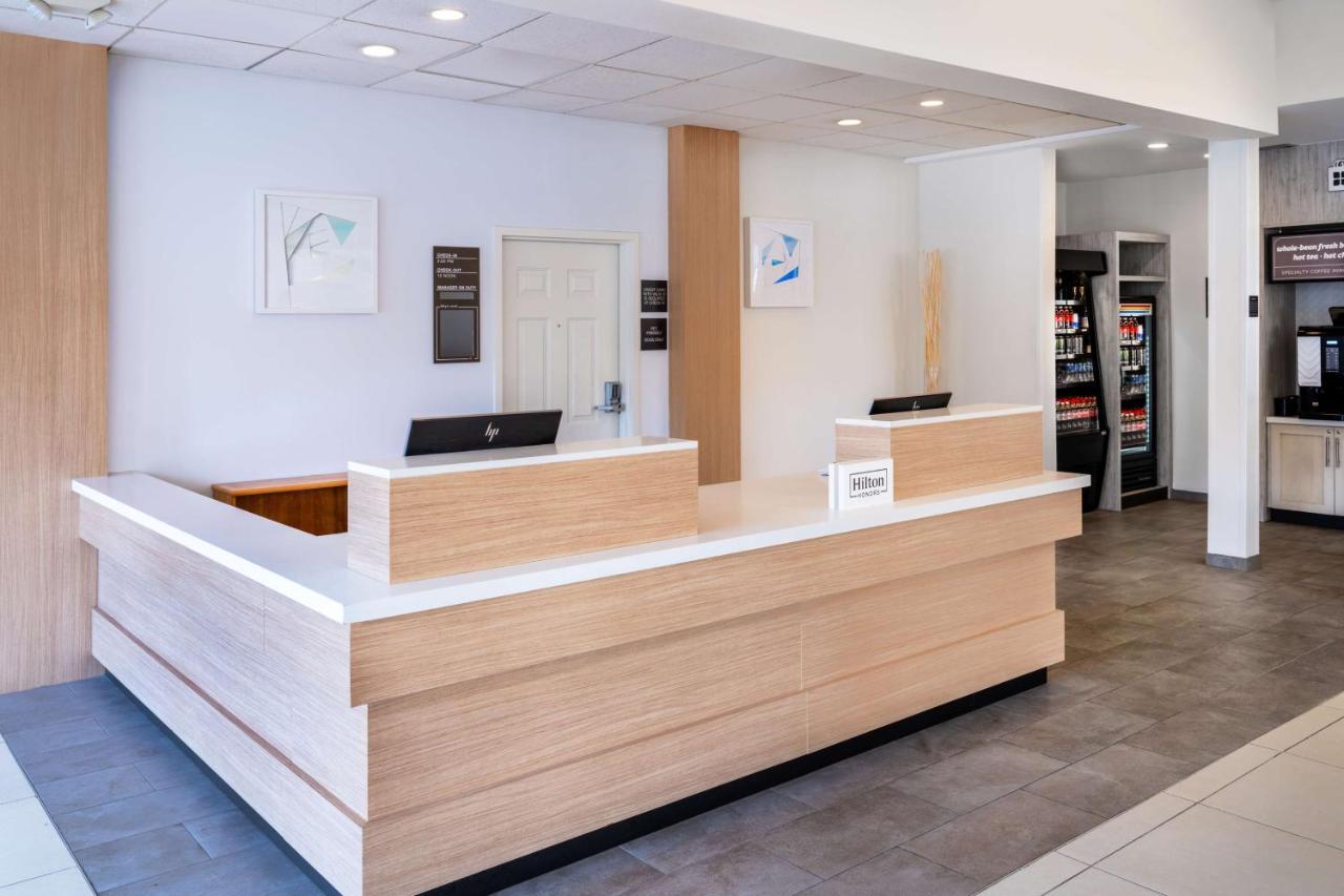 Hilton Garden Inn Bakersfield Buitenkant foto
