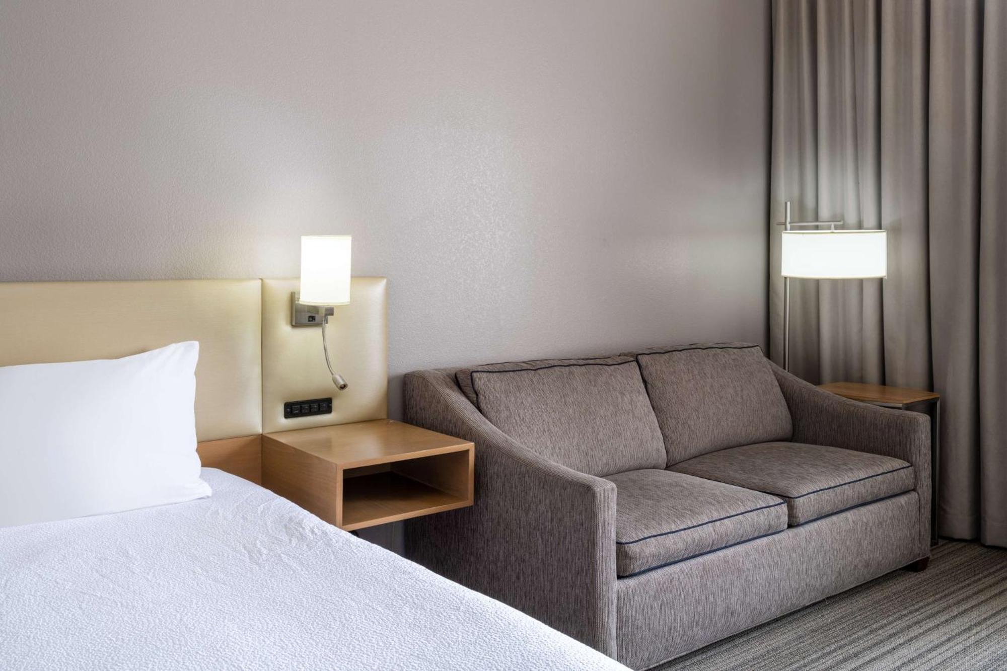 Hilton Garden Inn Bakersfield Buitenkant foto