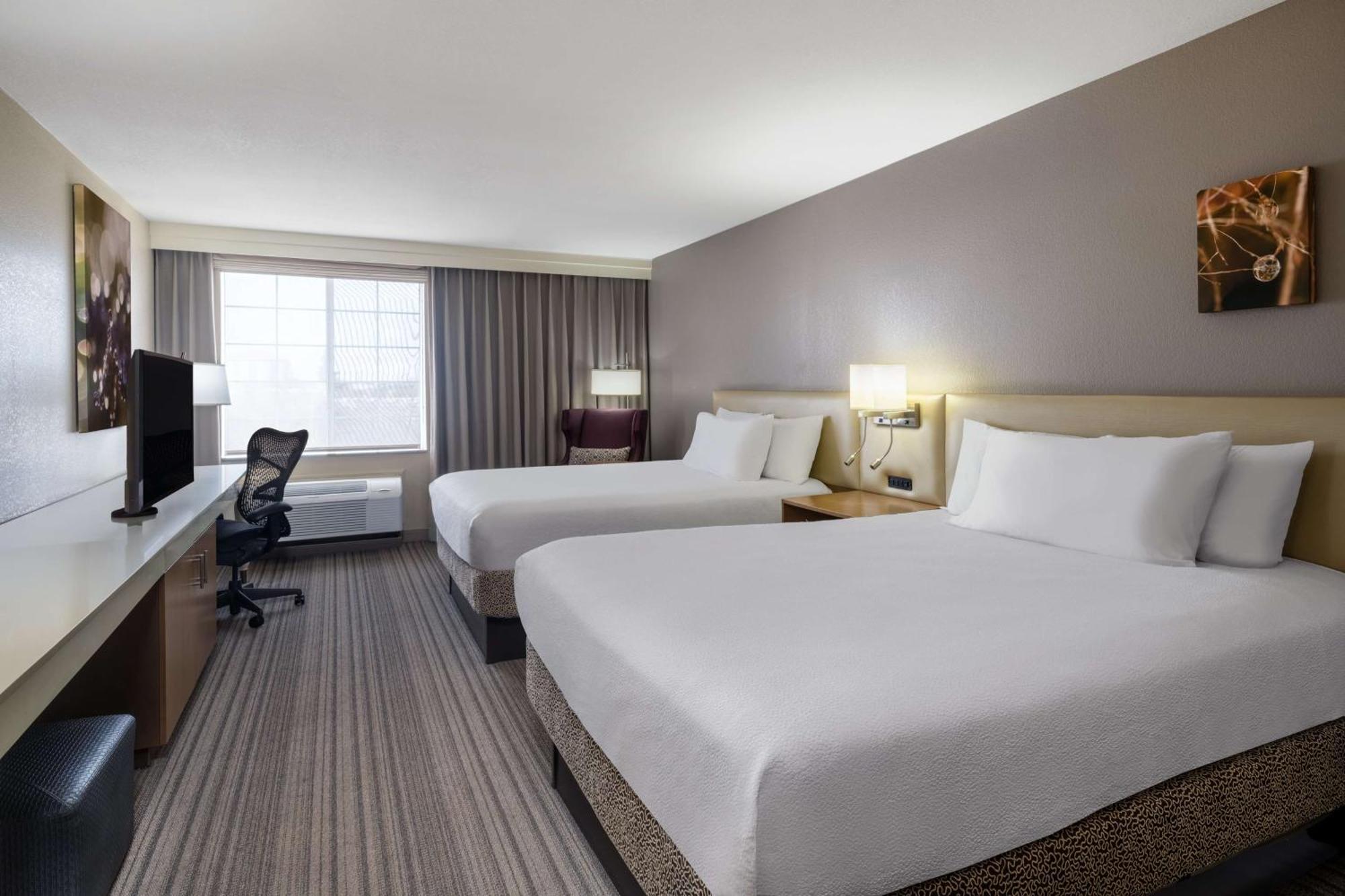 Hilton Garden Inn Bakersfield Buitenkant foto