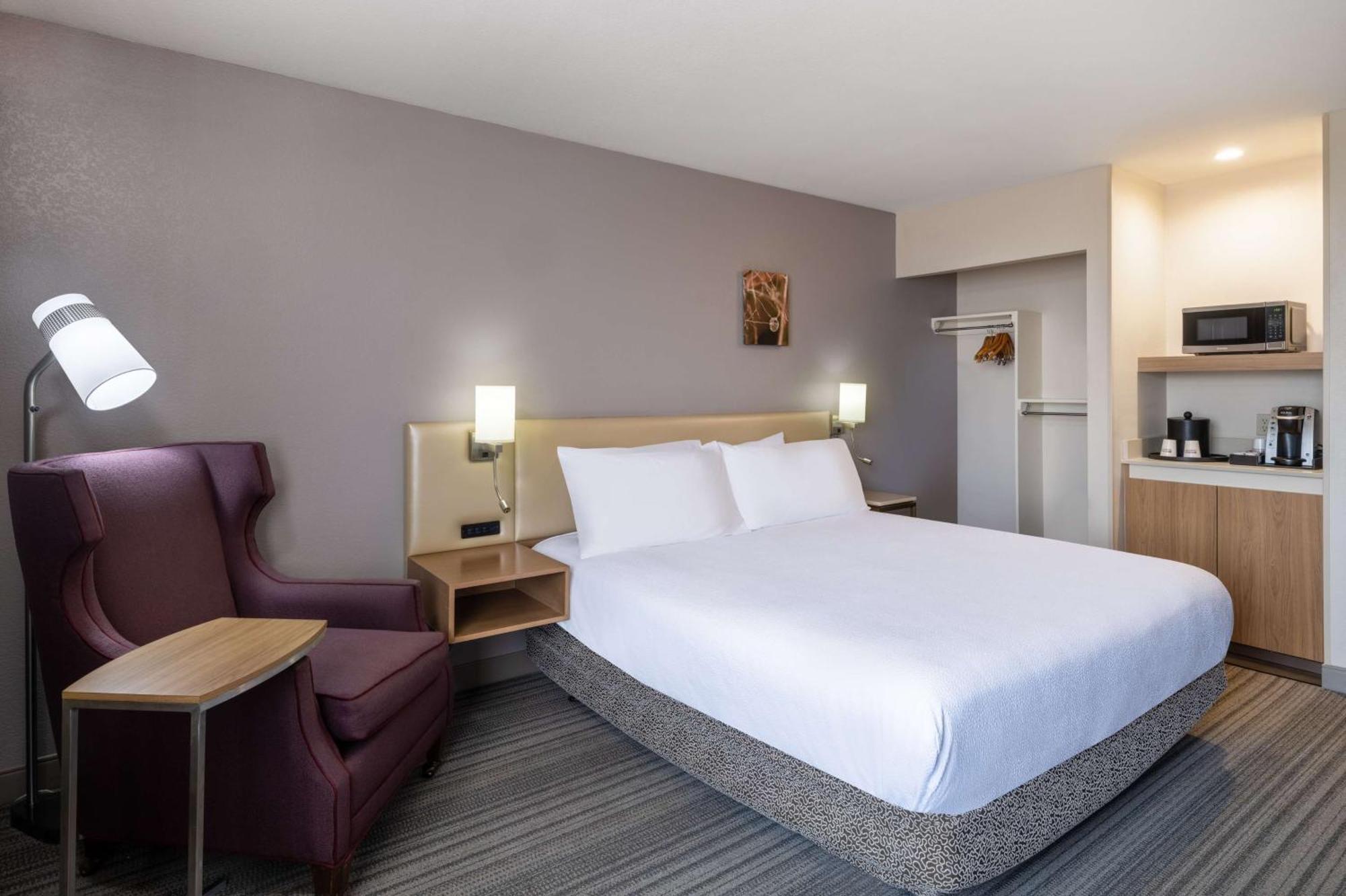 Hilton Garden Inn Bakersfield Buitenkant foto