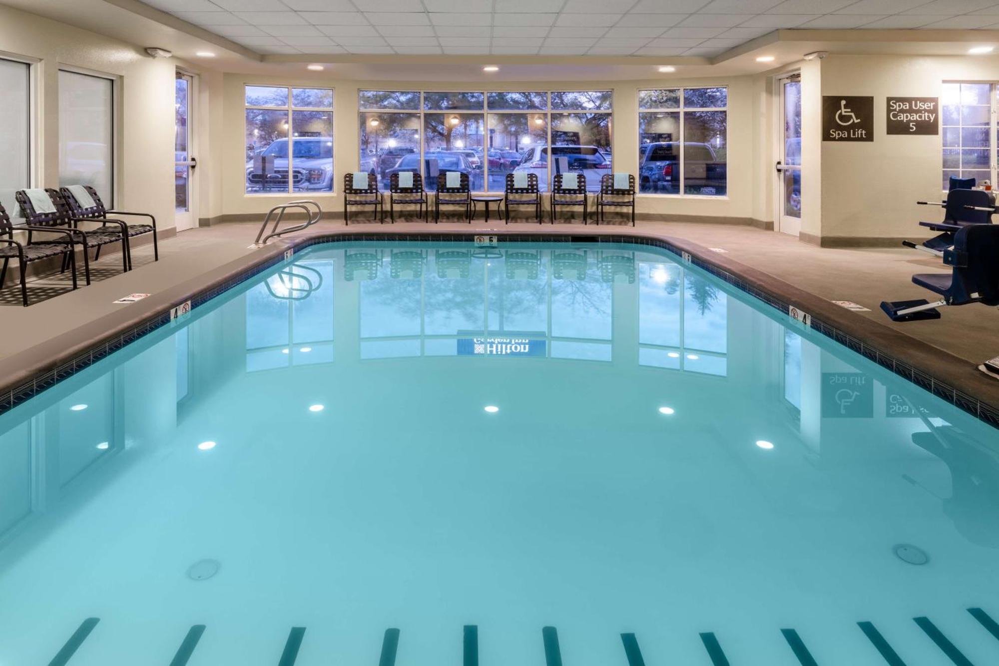 Hilton Garden Inn Bakersfield Buitenkant foto