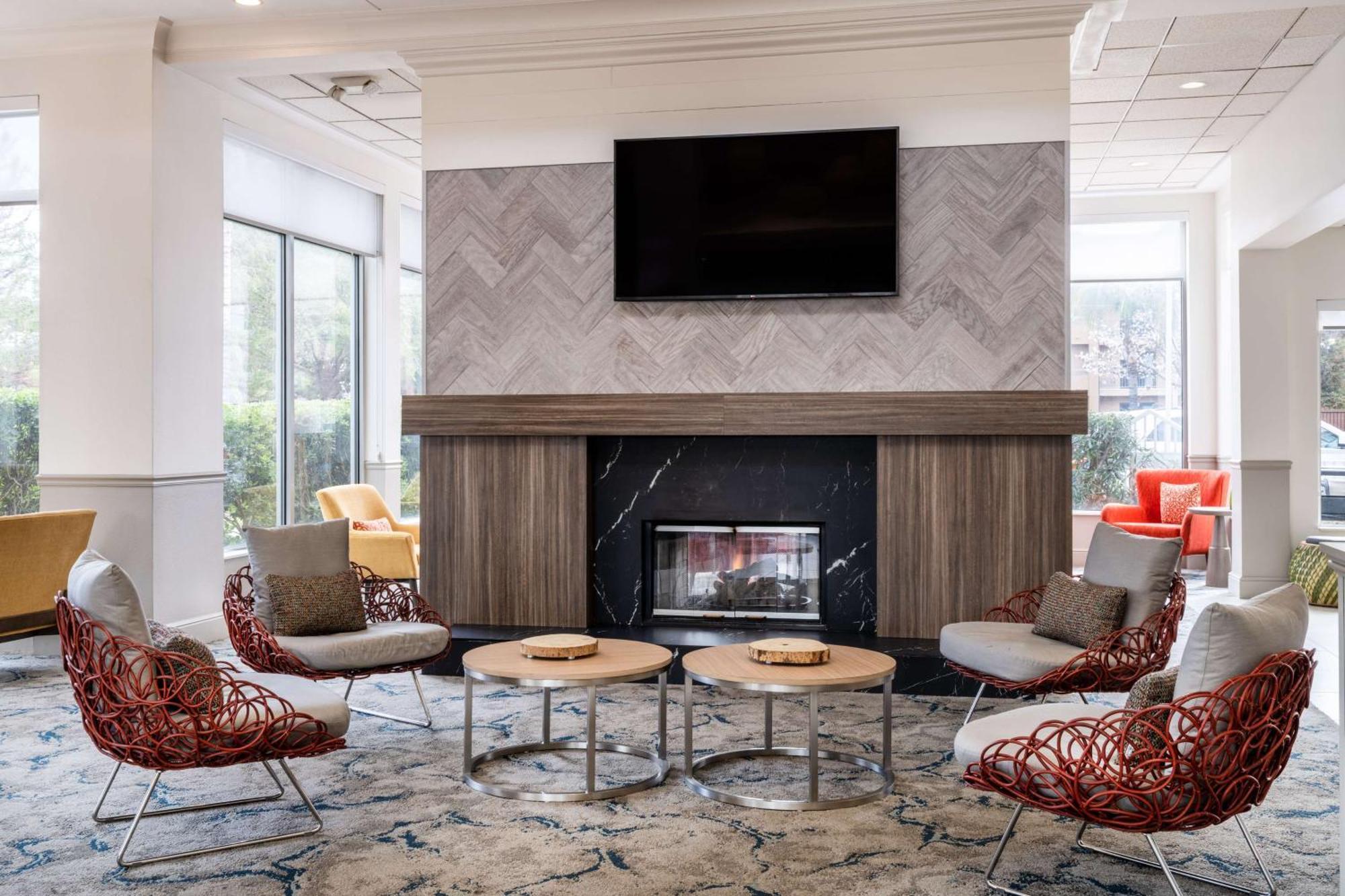 Hilton Garden Inn Bakersfield Buitenkant foto