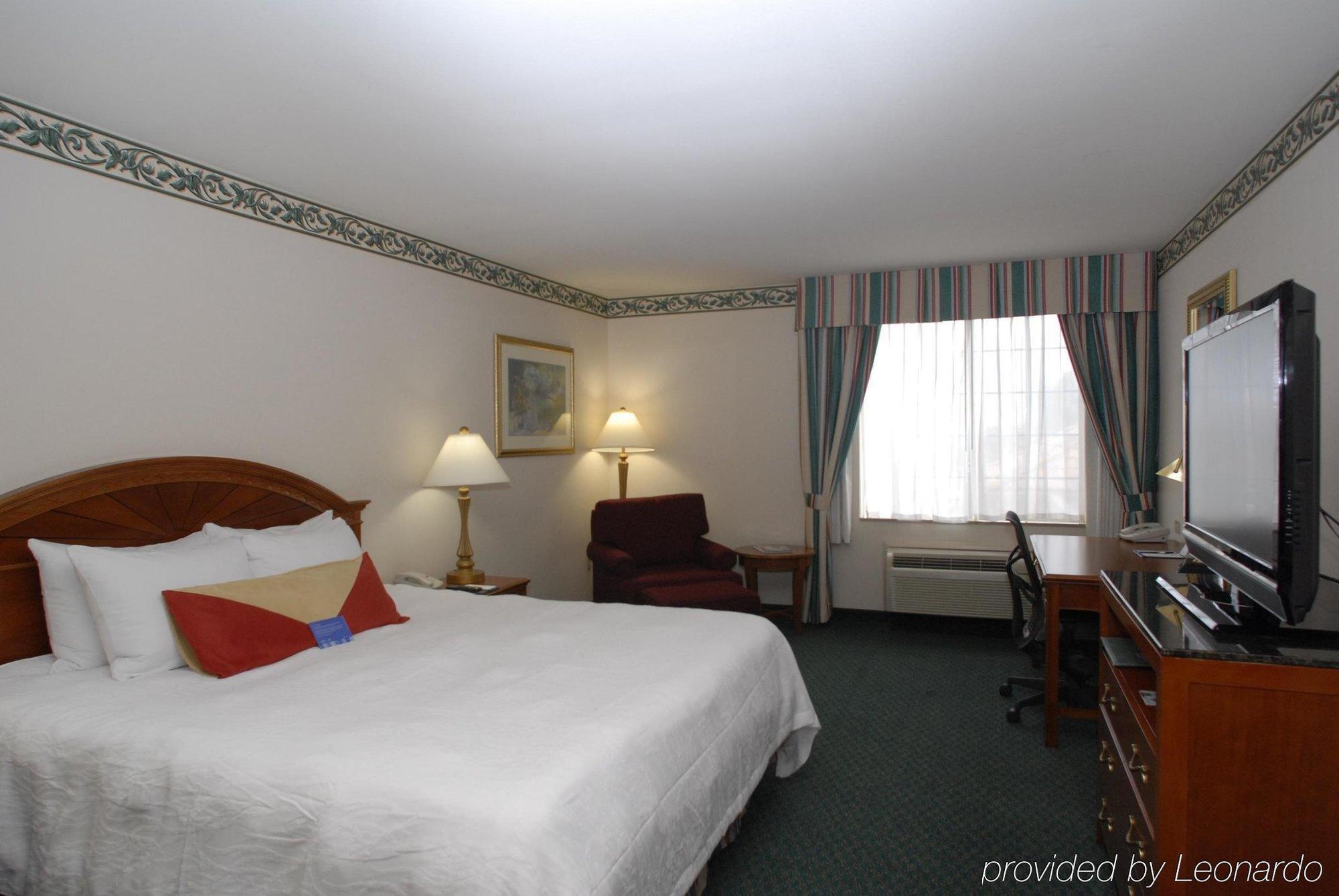 Hilton Garden Inn Bakersfield Kamer foto
